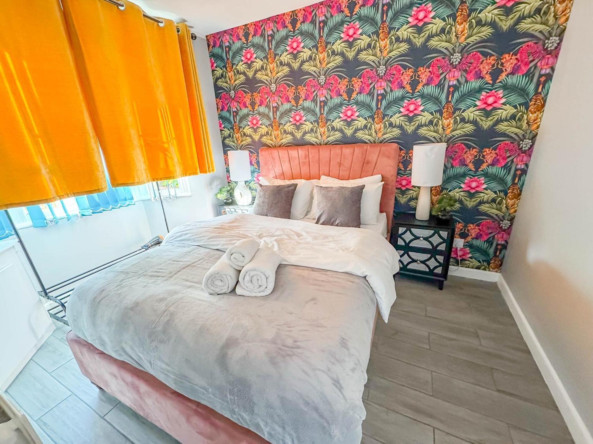 Modern House In Parking-limited Apartment